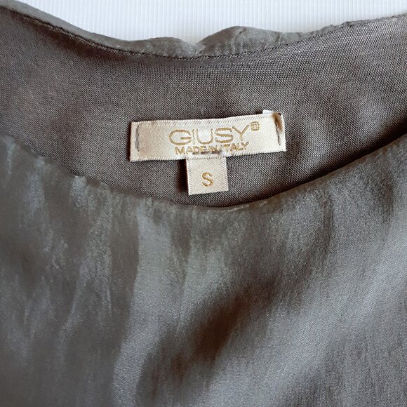 GIUSY 100% Silk Sleeveless Mushroom Top Blouse in Neutral Gray - Picture 4 of 13